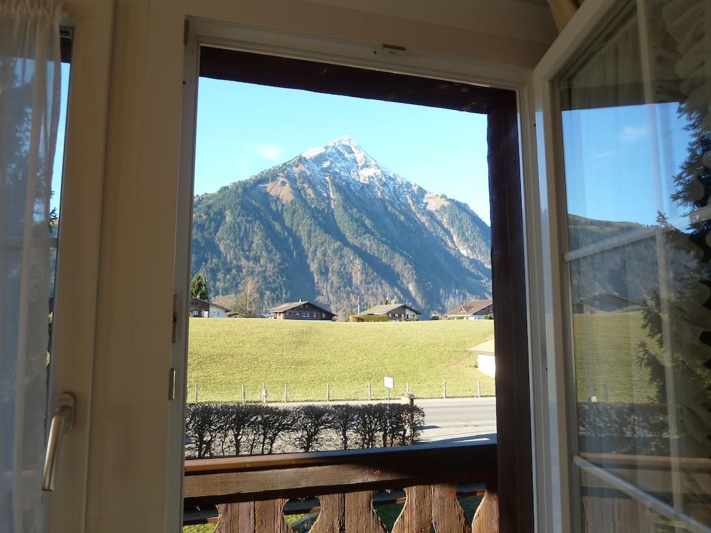 Hotel Restaurant Sunnmatt Aeschi Bei Spiez Δωμάτιο φωτογραφία